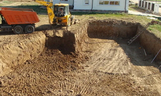 Рытье котлованов под фундамент в Керчи – цена от 2625 руб. за м3 | ГОСТСТРОЙ