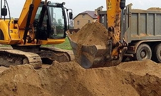 Выкопать яму экскаватором в Керчи от 945 руб. - ГОСТСТРОЙ